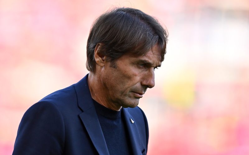 Conte chybi na treninku napoli tym ale vede na dalku 1763128837181