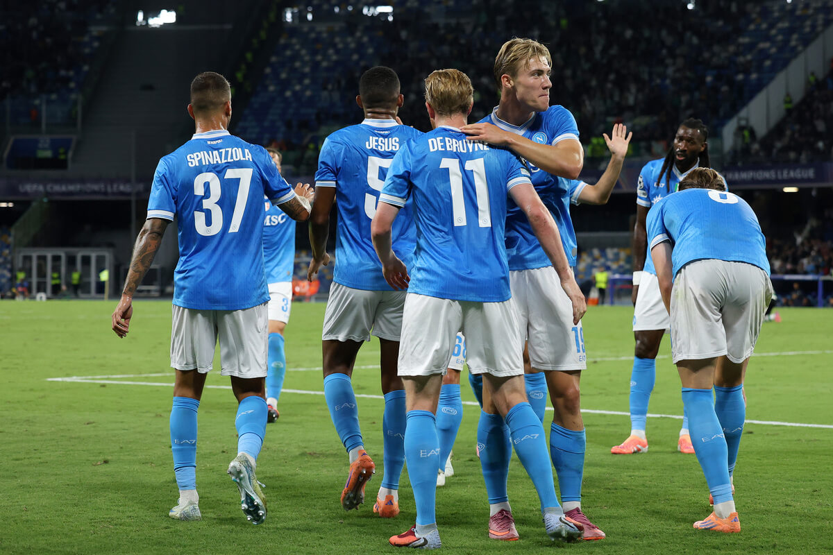 Proc sefskaut napoli micheli miri do arsenalu 1762947041308