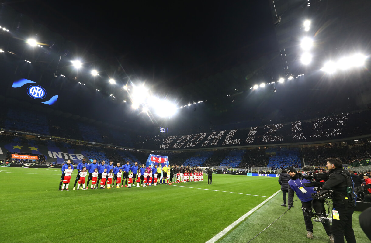 Proc ultras ac milan vytvorili choreografii na derby della m 1763931636332