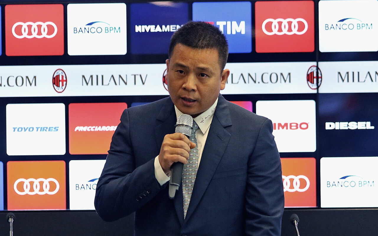 Yonghong li byvaly majitel ac milan prohlasen za bankrotovan 1762966820762