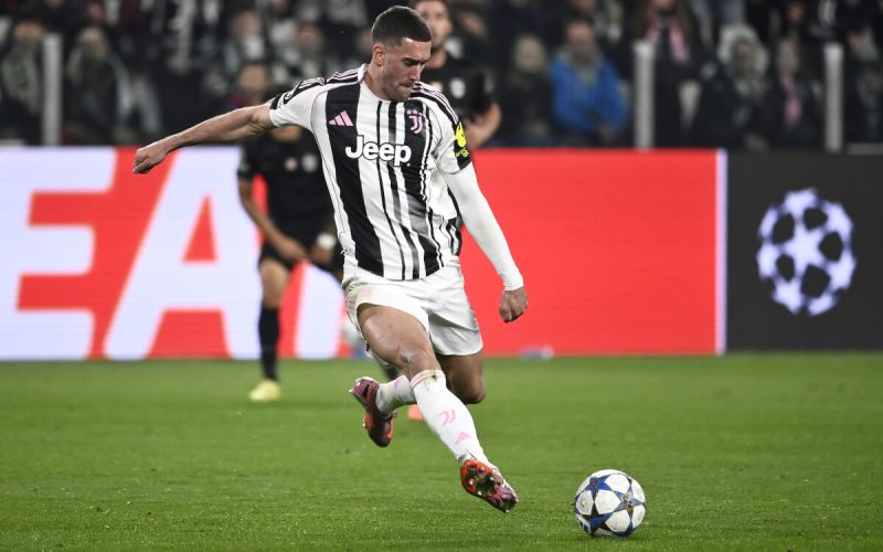 Barcelona zkouma prichod hvezdy juventusu dusana vlahovice 1767027664064