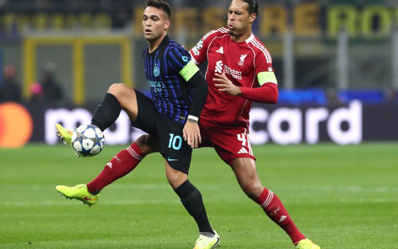 Van dijk znovu prehral spornou penaltu v 88 minute pri inter 1765360891403