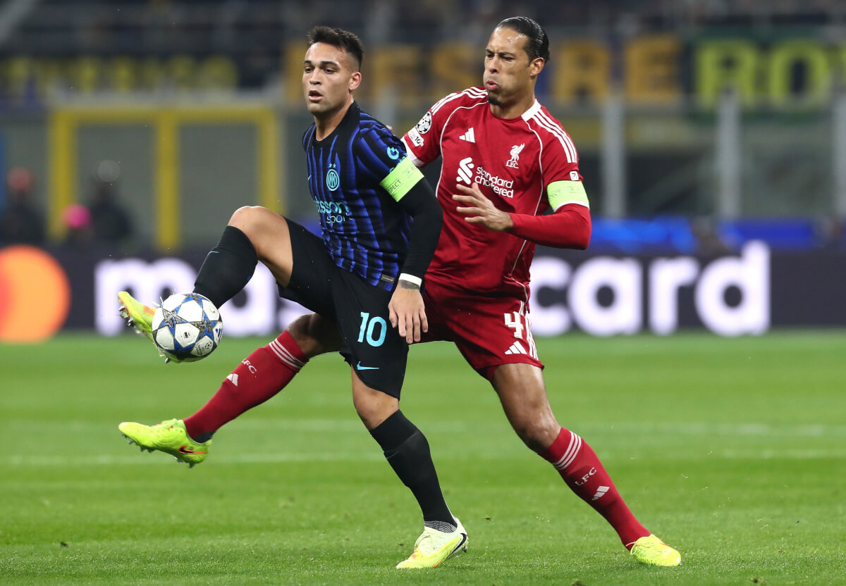 Van dijk znovu prehral spornou penaltu v 88 minute pri inter 1765360891403