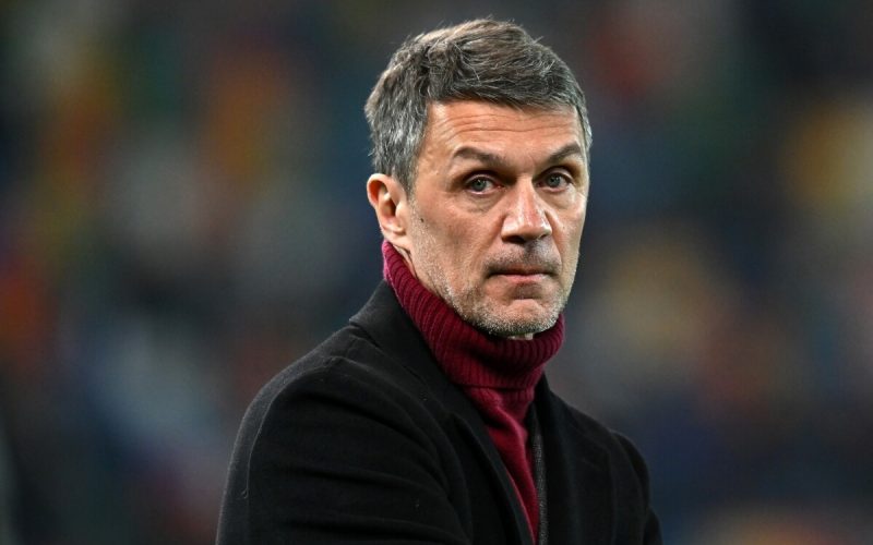 Paolo maldini poslal svuj zapasovy dres talentu barcelony 1772290865503