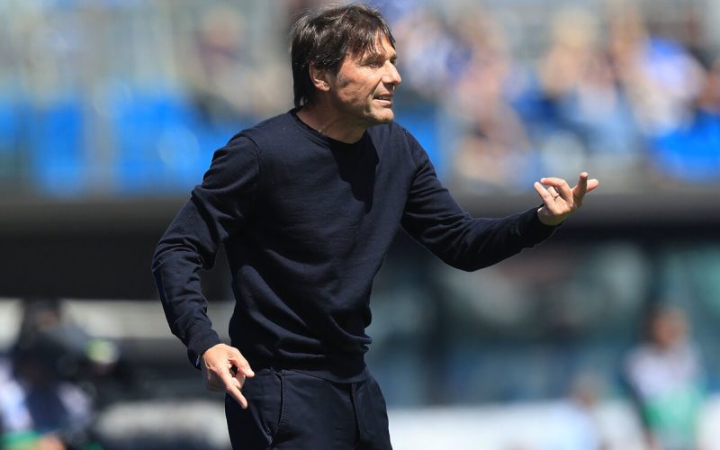 Conte se louci s neapoli noviny potvrzuji dohodu o ukonceni 1779228039168