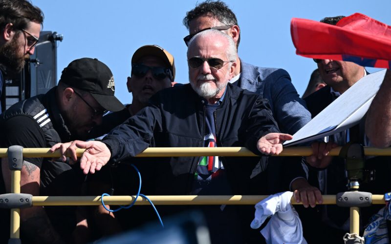 De laurentiis odmitl nabidku 2 miliardy eur za napoli 1779541237573